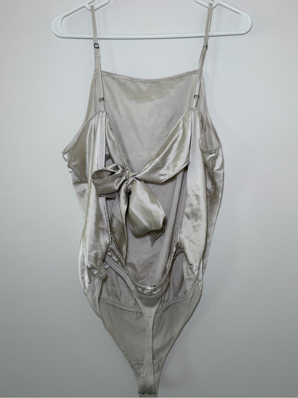 Abercrombie Silk Bow Tie Back Bodysuit Champagne Women’s XL - Picture 6 of 11